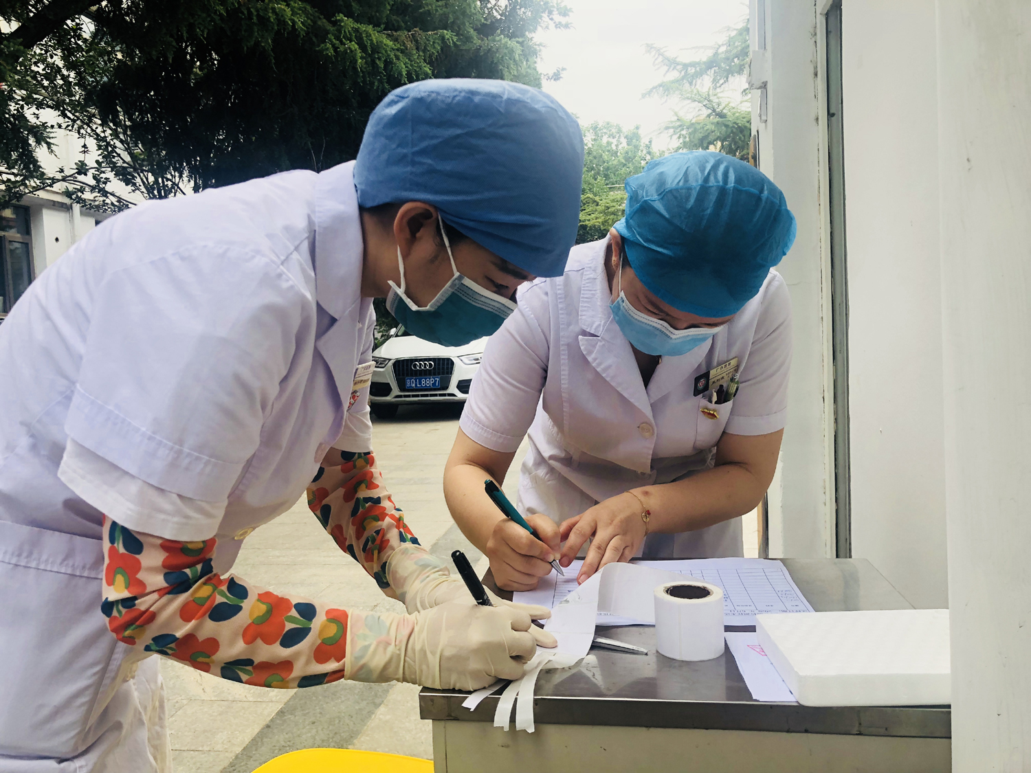 现场登记.jpg 现场登记.jpg