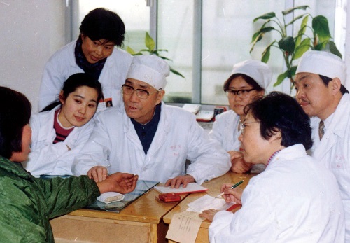 京中医医院风湿科中西合璧打硬仗 (4).jpg 京中医医院风湿科中西合璧打硬仗 (4).jpg