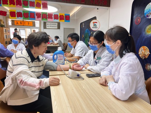 中医看诊到社区·端午安康有医靠-昌平区中医医院 (2).jpg