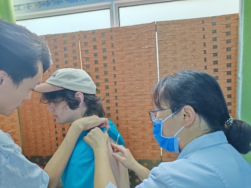 走近中医·奇妙体验-多国夏令营学生走进昌平区中医医院——昌平区中医医院 (7).jpg
