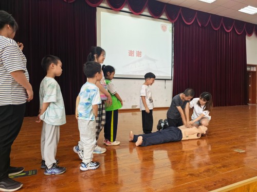 急救科普进校园 杏林天使护童安-北京中医药大学附属昌平医院 (2).jpg