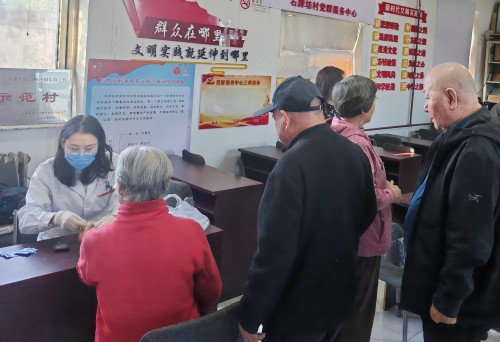 北京中医药大学附属昌平医院-党建引领送健康 义诊下乡暖民心-20261020 (2).jpg