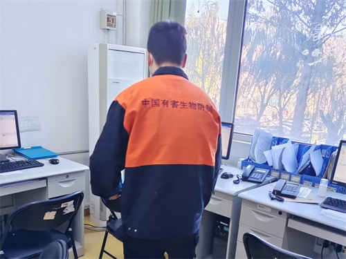 北京市丰台中西医结合医院开展冬季灭鼠灭蟑工作 (2).jpg