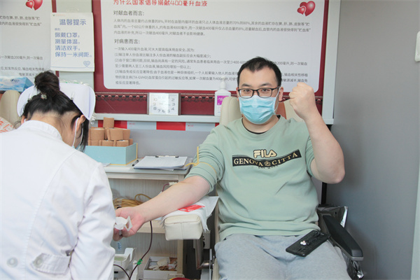 北京市和平里医院组织开展无偿献血活动 (2).JPG