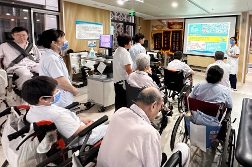 康复大厅内健康宣教..jpg