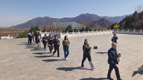 清明祭英烈 初心铸忠诚-北京中医药大学附属昌平医院 (5).jpg