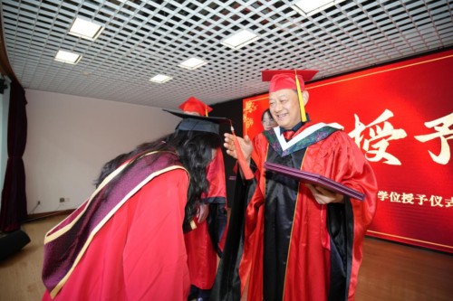 图片21.jpg 图片21.jpg