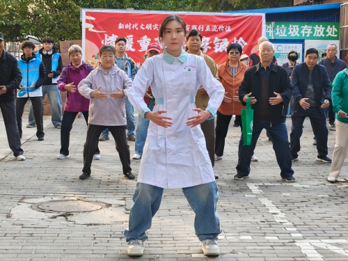 北京中医药大学附属昌平医院-重阳送暖进社区 中医护理护桑榆-20261020 (1).jpg