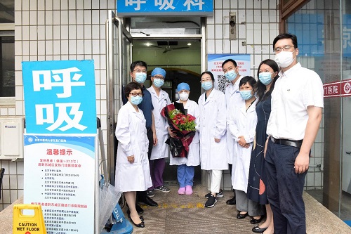 北京中医药大学党委书记谷晓红慰问东直门医院一线医务工作 (3).jpg