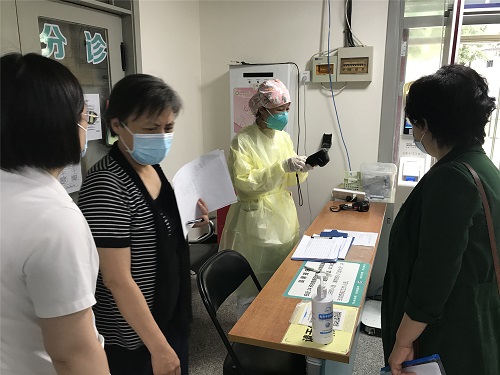 北京市丰台中西医结合医院迎接市级院感防控专家组督导检查 (1).jpg