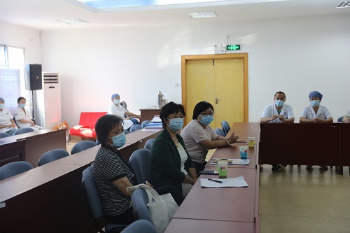 北京市丰台中西医结合医院迎接市级院感防控专家组督导检查 (3).jpg