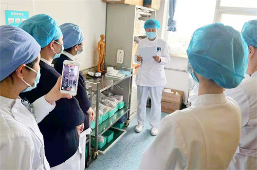 宣武中医医院开展中药膏摩技术推广培训 (2).jpg