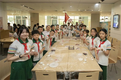 “饼”成心意,至味中秋.jpg “饼”成心意,至味中秋.jpg