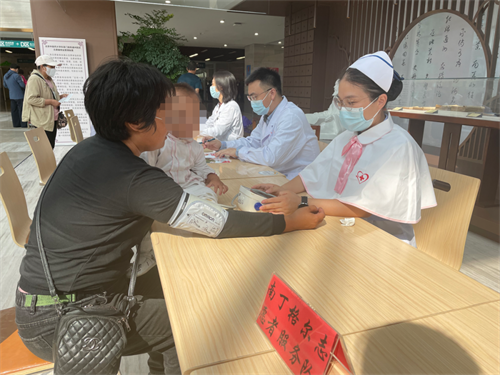 南丁格尔志愿者服务队.png