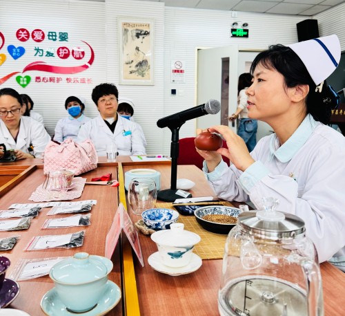 成功举办庆“三八”妇女节“茶润巾帼 医心焕采” 茶文化活动 -昌平区中医医院 (3).jpg