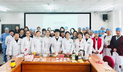 成功举办庆“三八”妇女节“茶润巾帼 医心焕采” 茶文化活动 -昌平区中医医院 (1).jpg